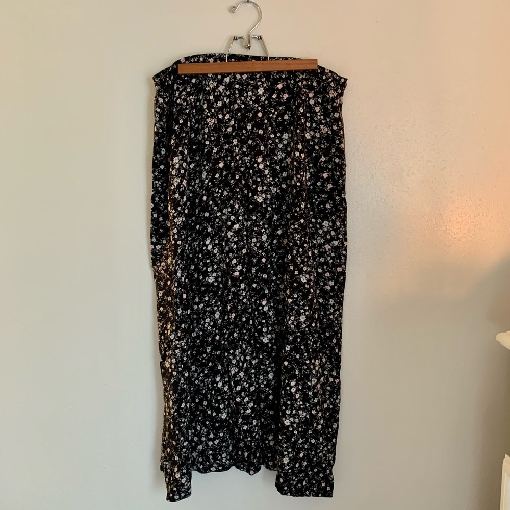 Boho 90s black floral midi/maxi skirt